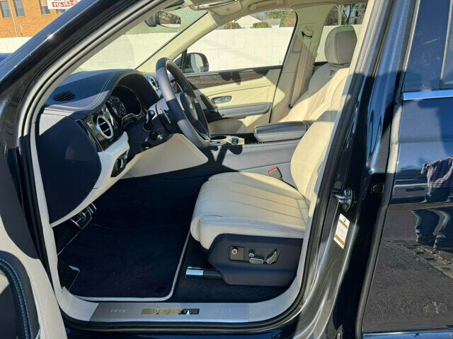 2019 Bentley Bentayga LocalTrade/MSRP$167725/V8/HeatedSeats/PanoramicRoof - 22748005 - 8