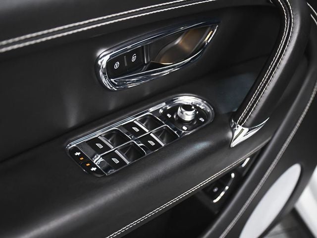 2019 Bentley Bentayga V8 - 23013725 - 9