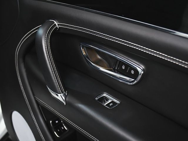 2019 Bentley Bentayga V8 - 23013725 - 14