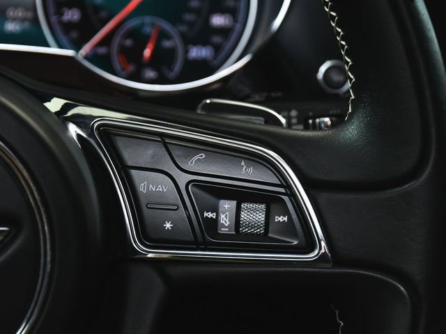2019 Bentley Bentayga V8 - 23013725 - 30