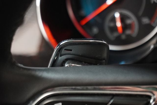 2019 Bentley Bentayga V8 AWD - 22940573 - 18