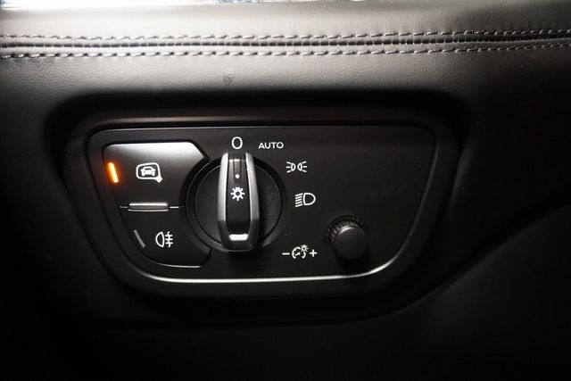 2019 Bentley Bentayga V8 AWD - 22940573 - 24