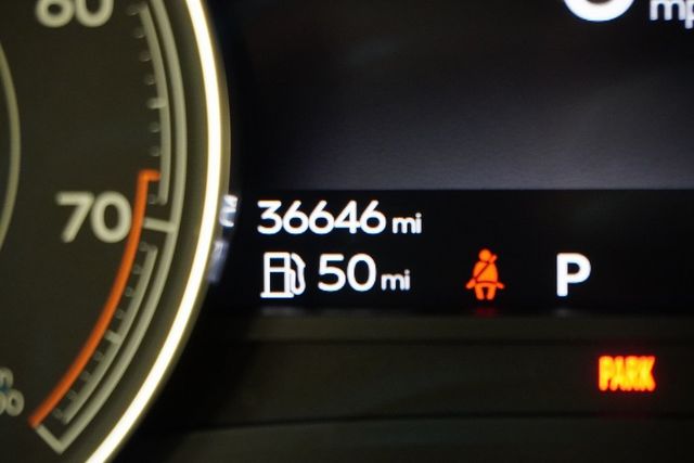 2019 Bentley Bentayga V8 AWD - 22940573 - 32