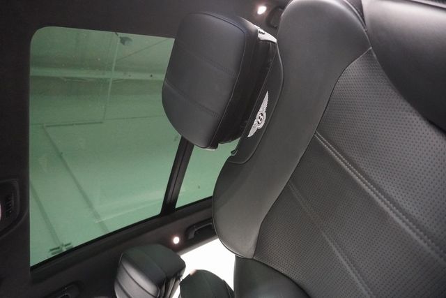 2019 Bentley Bentayga V8 AWD - 22940573 - 7