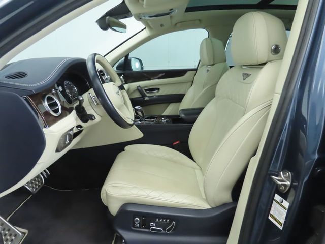 2019 Bentley Bentayga V8 AWD - 22979397 - 19