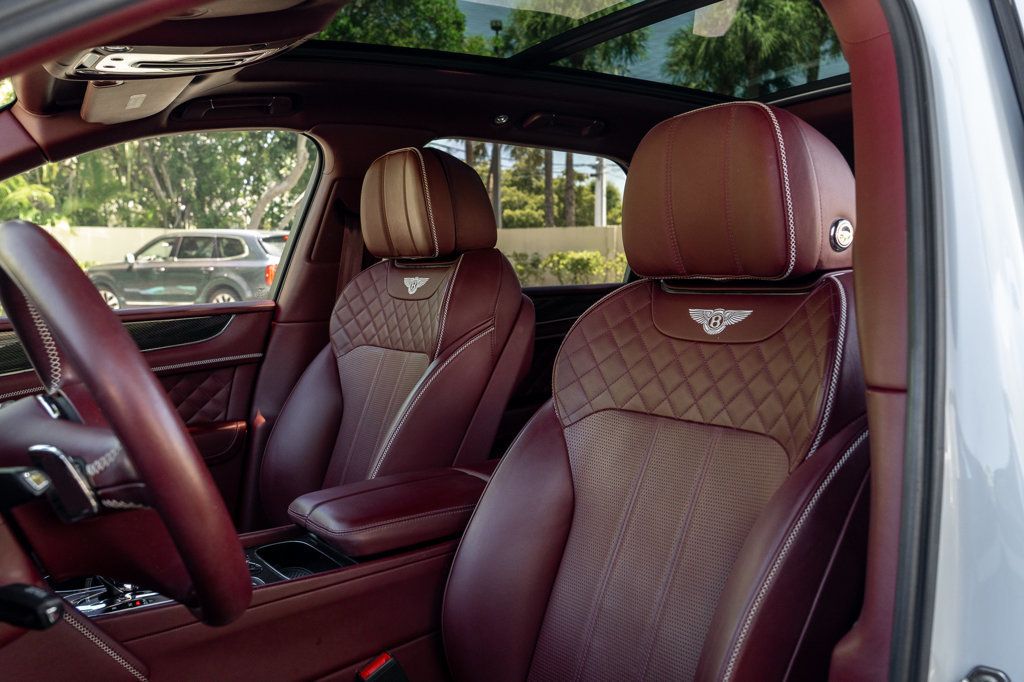 2019 Bentley Bentayga V8 photo 13