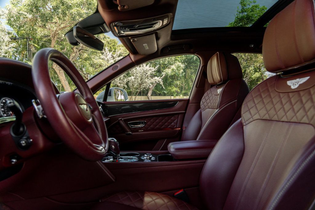 2019 Bentley Bentayga V8 photo 14