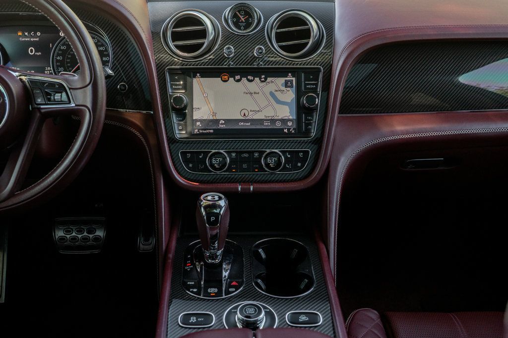 2019 Bentley Bentayga V8 photo 18
