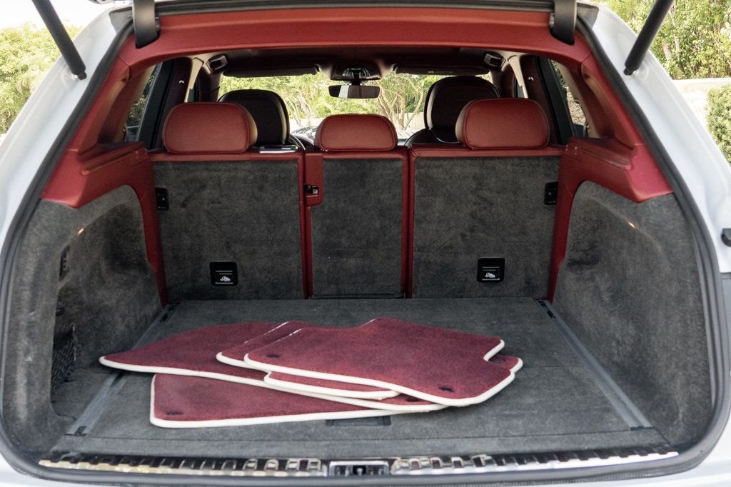 2019 Bentley Bentayga V8 photo 25