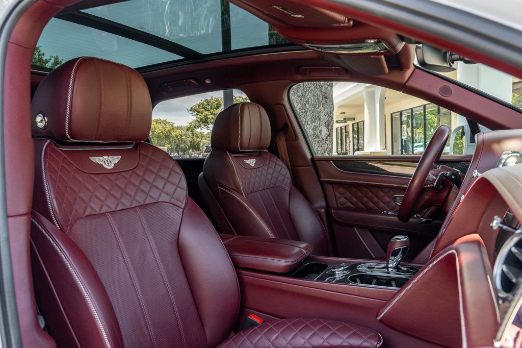 2019 Bentley Bentayga V8 photo 29