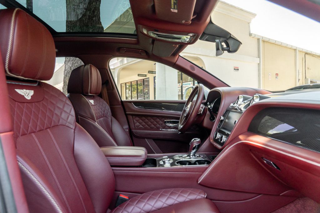 2019 Bentley Bentayga V8 photo 30