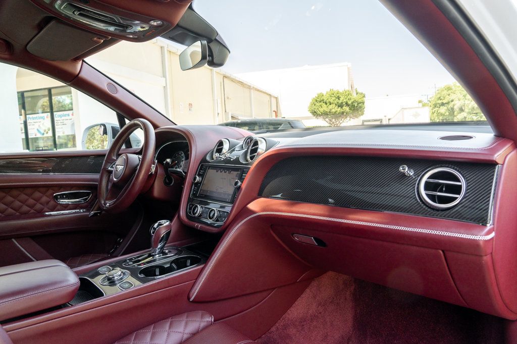 2019 Bentley Bentayga V8 photo 31