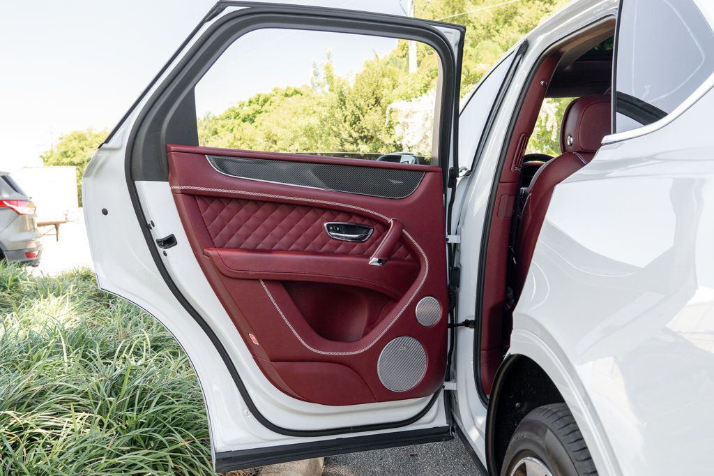 2019 Bentley Bentayga V8 photo 34