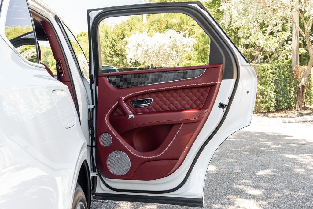 2019 Bentley Bentayga V8 photo 35