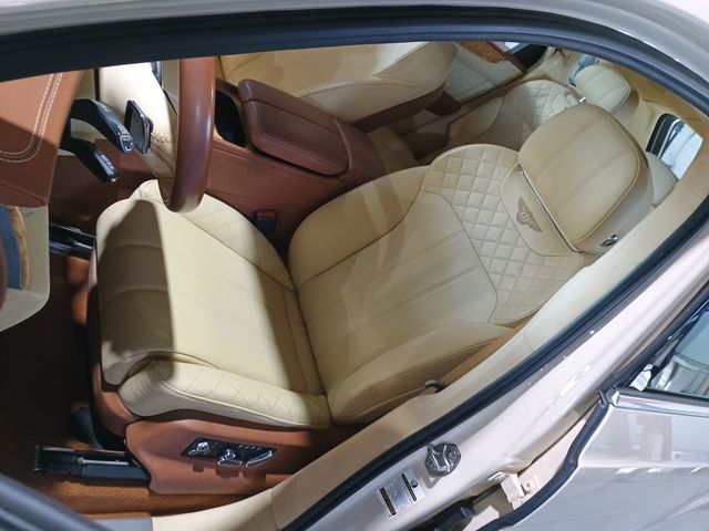 2019 Bentley Bentayga V8 AWD 1 Owner Clean Carfax - 23028482 - 14