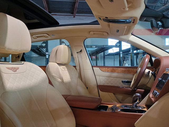 2019 Bentley Bentayga V8 AWD 1 Owner Clean Carfax - 23028482 - 37
