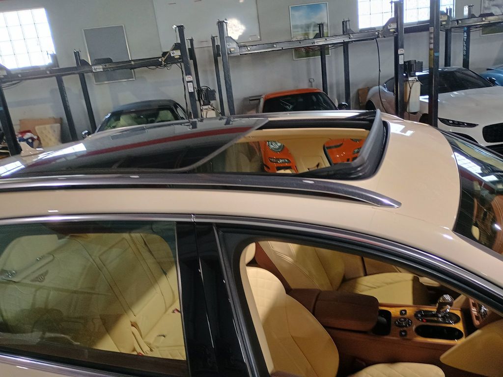 2019 Bentley Bentayga V8 AWD 1 Owner Clean Carfax - 23028482 - 40