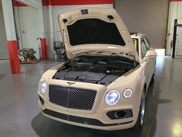 2019 Bentley Bentayga V8 AWD 1 Owner Clean Carfax - 23028482 - 41