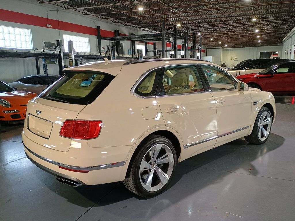 2019 Bentley Bentayga V8 AWD 1 Owner Clean Carfax - 23028482 - 4