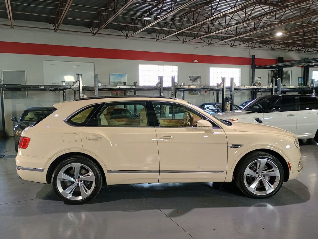2019 Bentley Bentayga V8 AWD 1 Owner Clean Carfax - 23028482 - 5