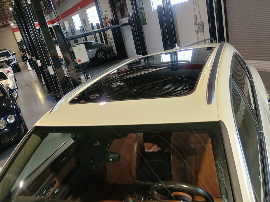 2019 Bentley Bentayga V8 AWD 1 Owner Clean Carfax Mulliner - 22950805 - 9