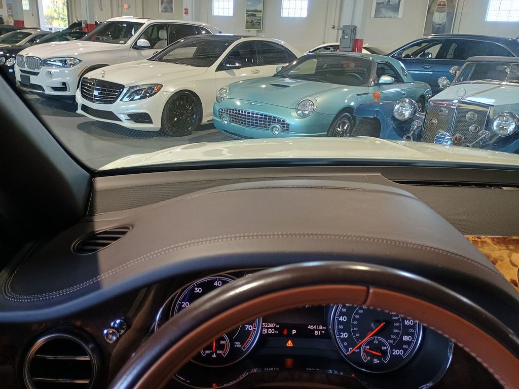 2019 Bentley Bentayga V8 AWD 1 Owner Clean Carfax Mulliner - 22950805 - 18