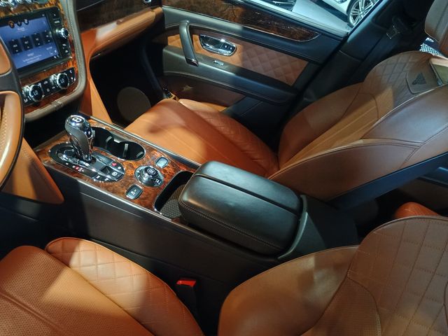2019 Bentley Bentayga V8 AWD 1 Owner Clean Carfax Mulliner - 22950805 - 25