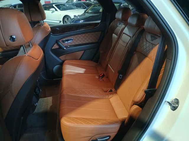 2019 Bentley Bentayga V8 AWD 1 Owner Clean Carfax Mulliner - 22950805 - 28