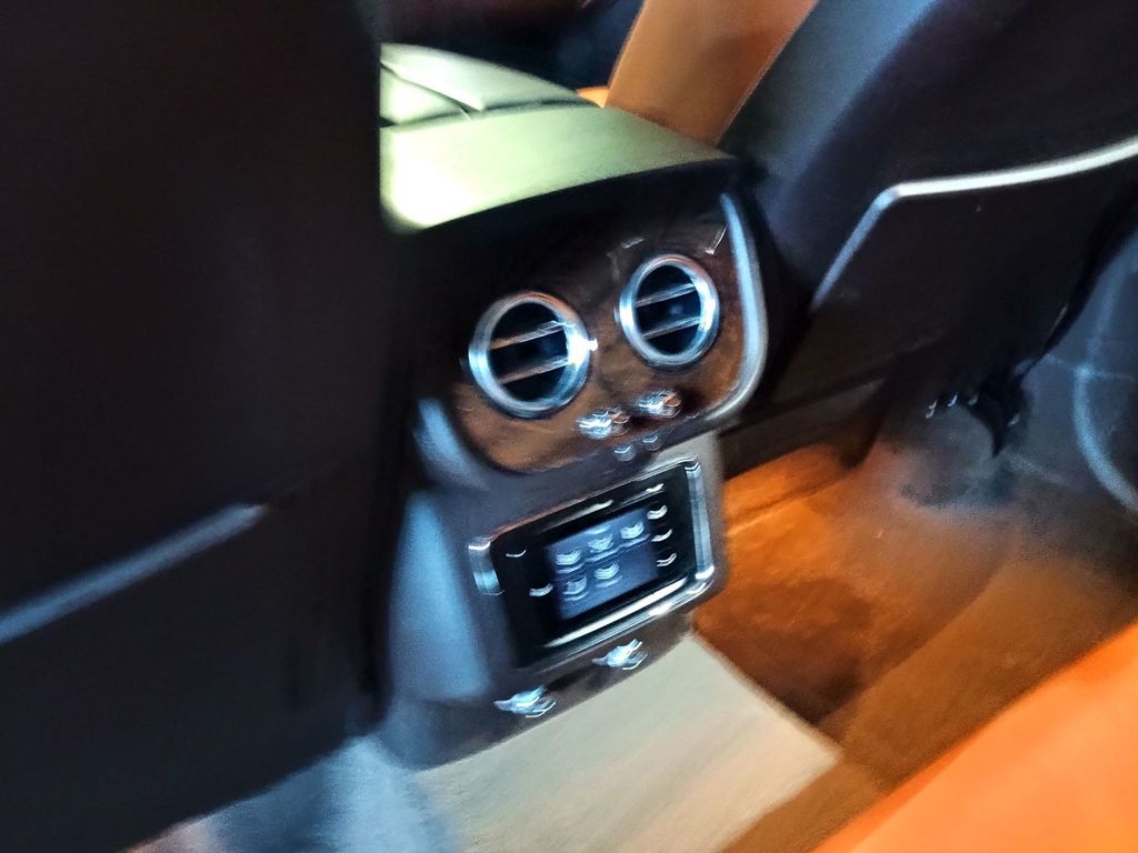 2019 Bentley Bentayga V8 AWD 1 Owner Clean Carfax Mulliner - 22950805 - 29