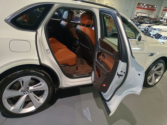 2019 Bentley Bentayga V8 AWD 1 Owner Clean Carfax Mulliner - 22950805 - 31