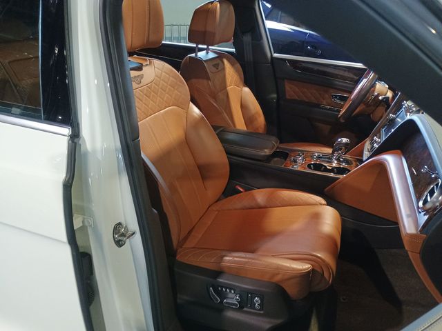 2019 Bentley Bentayga V8 AWD 1 Owner Clean Carfax Mulliner - 22950805 - 33