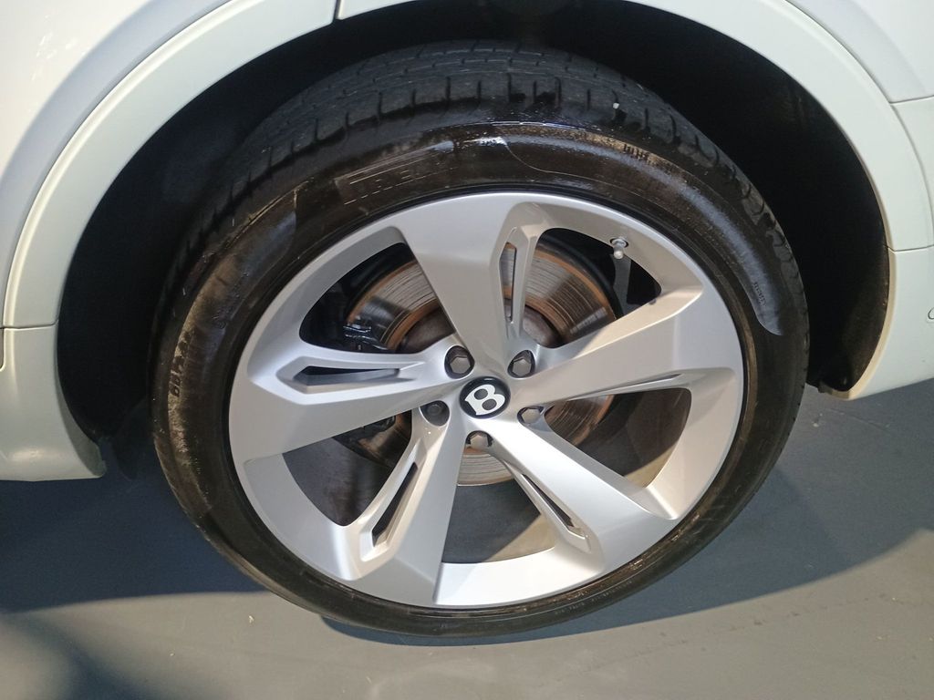 2019 Bentley Bentayga V8 AWD 1 Owner Clean Carfax Mulliner - 22950805 - 44