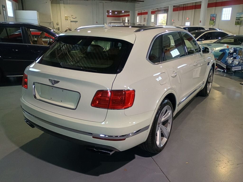 2019 Bentley Bentayga V8 AWD 1 Owner Clean Carfax Mulliner - 22950805 - 4