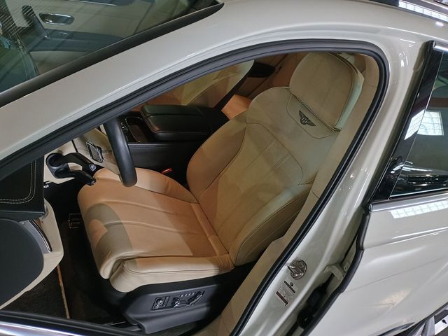 2019 Bentley Bentayga V8 AWD Clean AutoCheck Florida SUV - 23018228 - 15