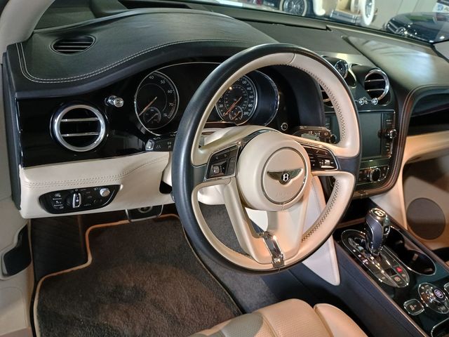 2019 Bentley Bentayga V8 AWD Clean AutoCheck Florida SUV - 23018228 - 18