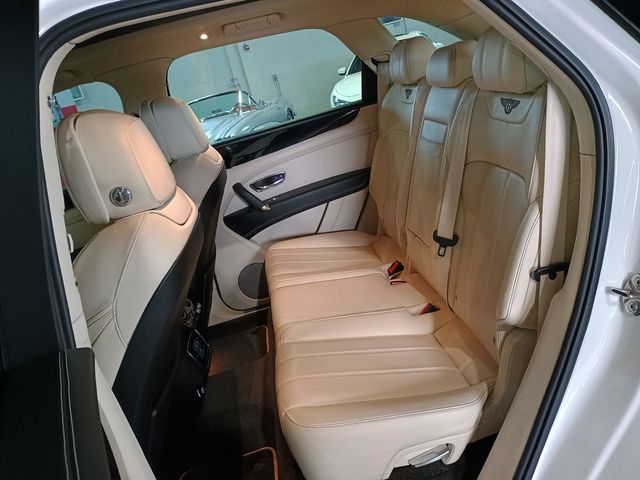2019 Bentley Bentayga V8 AWD Clean AutoCheck Florida SUV - 23018228 - 30