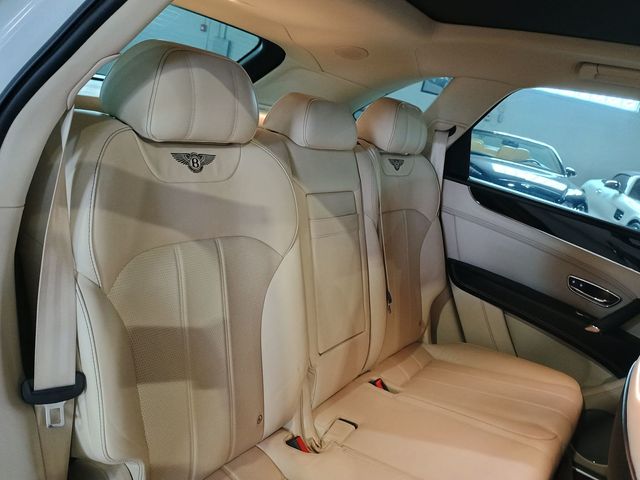 2019 Bentley Bentayga V8 AWD Clean AutoCheck Florida SUV - 23018228 - 34