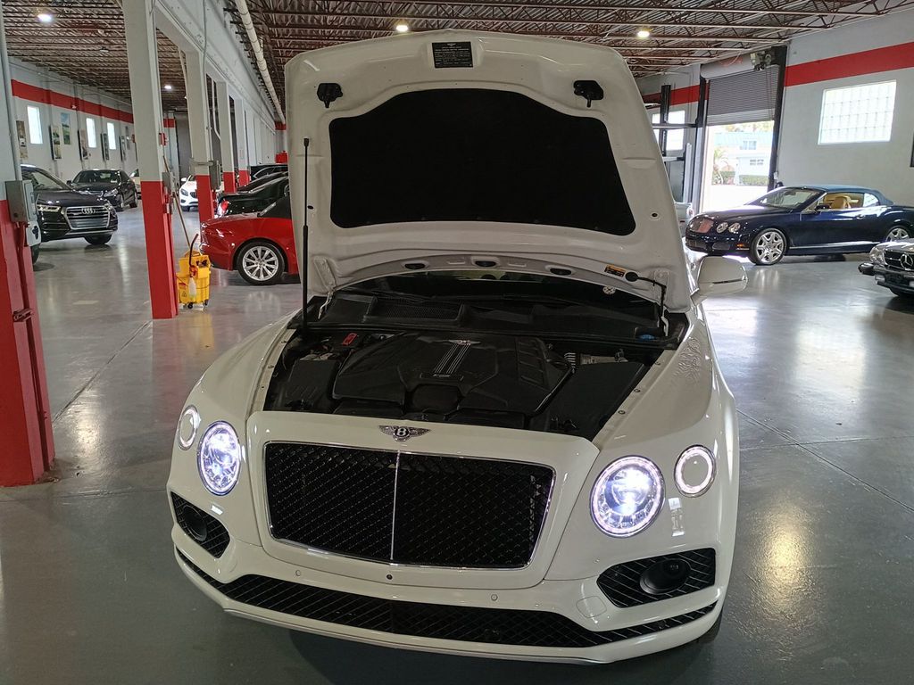 2019 Bentley Bentayga V8 AWD Clean AutoCheck Florida SUV - 23018228 - 42