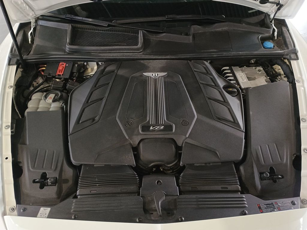 2019 Bentley Bentayga V8 AWD Clean AutoCheck Florida SUV - 23018228 - 45