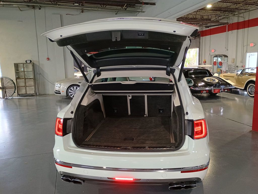 2019 Bentley Bentayga V8 AWD Clean AutoCheck Florida SUV - 23018228 - 48