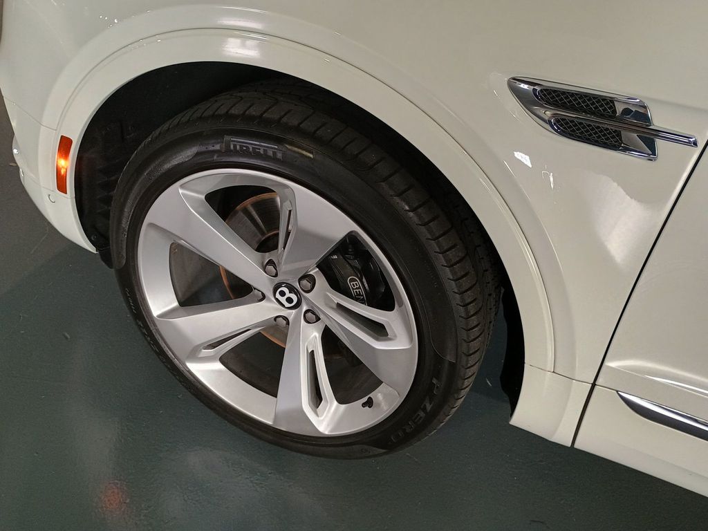 2019 Bentley Bentayga V8 AWD Clean AutoCheck Florida SUV - 23018228 - 52