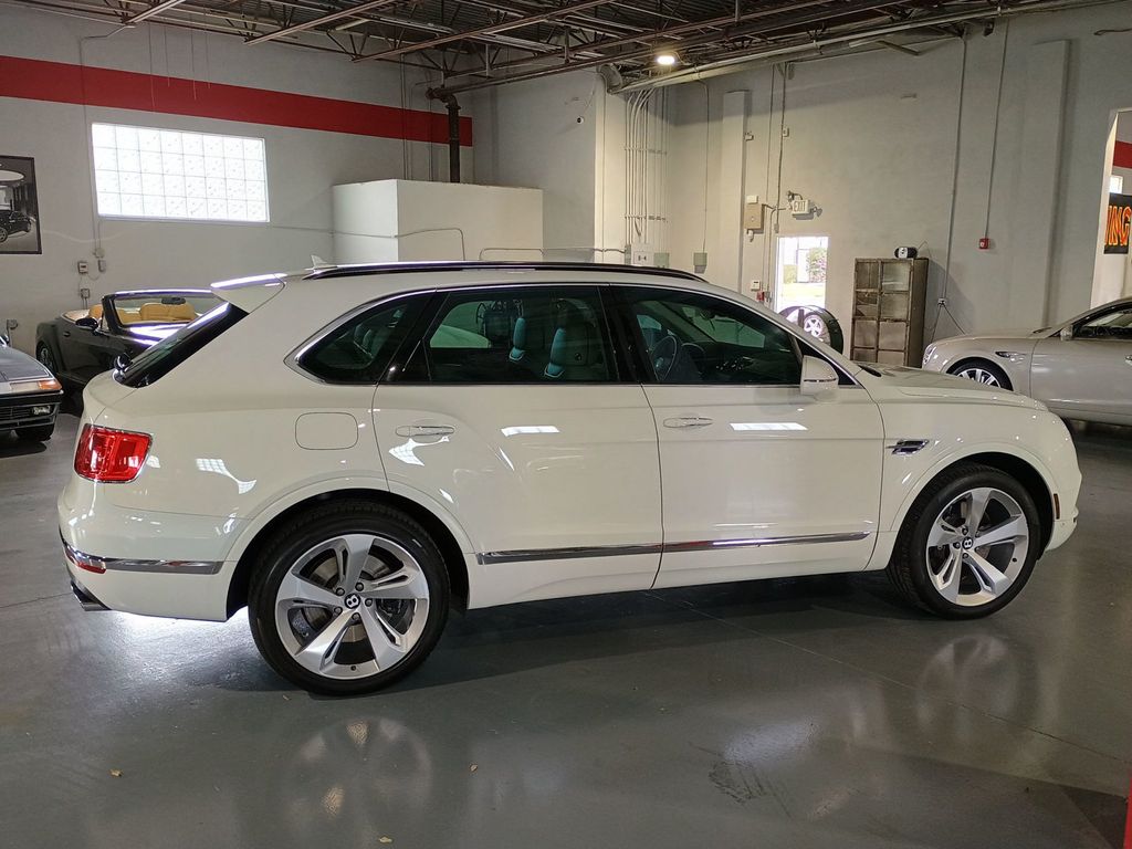 2019 Bentley Bentayga V8 AWD Clean AutoCheck Florida SUV - 23018228 - 6