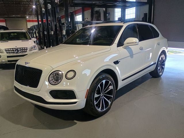 2019 Bentley Bentayga V8 AWD Clean Carfax Florida SUV - 22966127 - 0