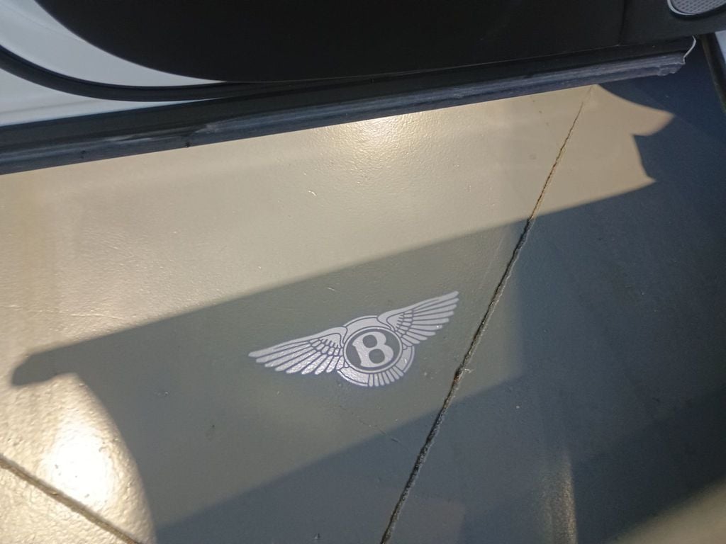 2019 Bentley Bentayga V8 AWD Clean Carfax Florida SUV - 22966127 - 13
