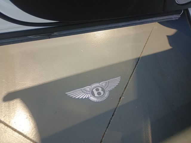 2019 Bentley Bentayga V8 AWD Clean Carfax Florida SUV - 22966127 - 13