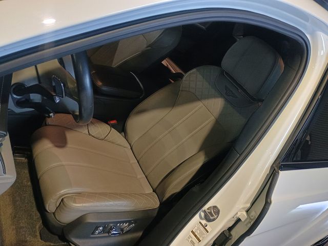 2019 Bentley Bentayga V8 AWD Clean Carfax Florida SUV - 22966127 - 15