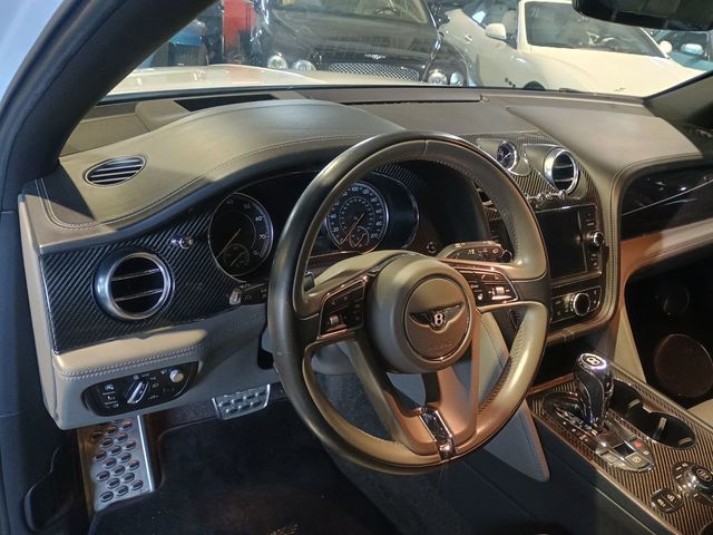 2019 Bentley Bentayga V8 AWD Clean Carfax Florida SUV - 22966127 - 17