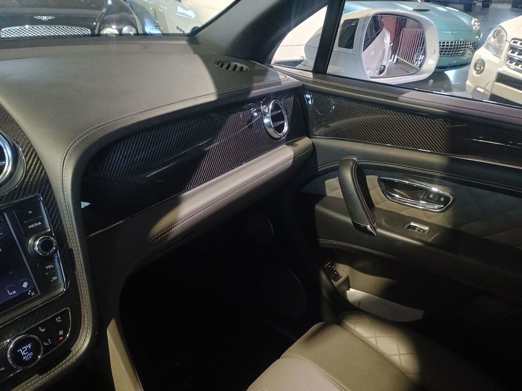 2019 Bentley Bentayga V8 AWD Clean Carfax Florida SUV - 22966127 - 21