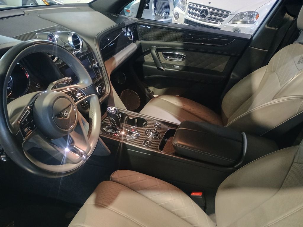 2019 Bentley Bentayga V8 AWD Clean Carfax Florida SUV - 22966127 - 25