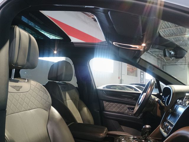 2019 Bentley Bentayga V8 AWD Clean Carfax Florida SUV - 22966127 - 37